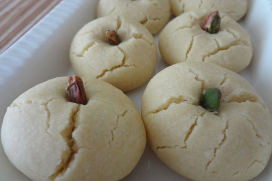 Ağızda Dağılan Un Kurabiyesi Tarifi ve Malzemeleri