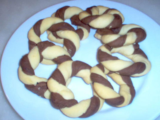 İki Renkli Kurabiye Tarifi ve Malzemeleri