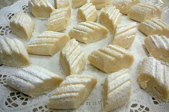 Pastane Usulü Un Kurabiyesi Tarifi ve Malzemeleri